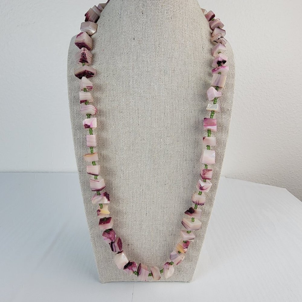 Vintage Chunky Natural Purple Shell Chip Beaded Necklace 27 Inch Hook Clasp